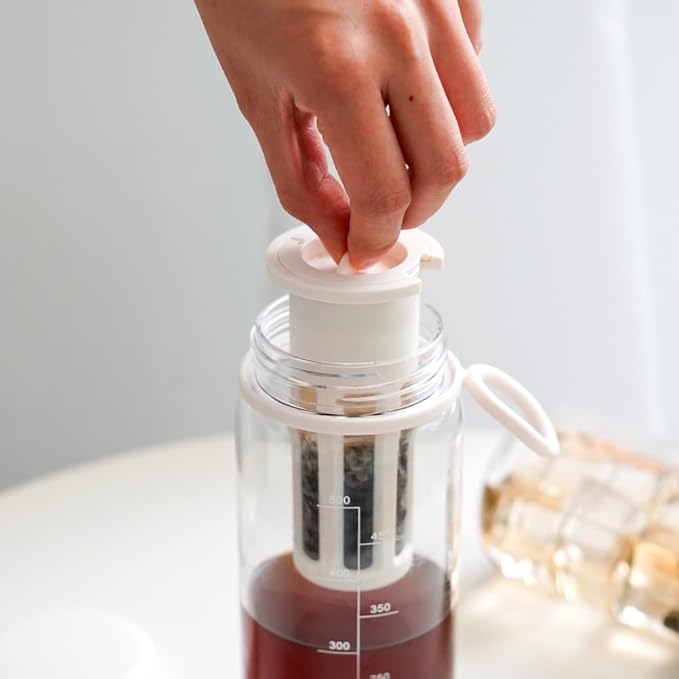 watchget Cold Brew Coffee Maker Travel Tumbler with Soft Silicone Handle Portable Iced Coffee & Tea Infuser with Airtight Lid Cold Brew Travel Cup 20oz/600ml White