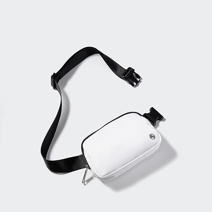 Pander Belt Bag for Women, Fashion Waist Packs, Crossbody Bags, Everywhere Belt Bag with Adjustable Strap (White).