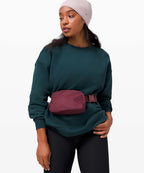 YOSHUYUKI Waist Belt Bag for Women Lulu Dupes Mini Small Crossbody Purse Sling Bag Cute Fashion Waterproof Fanny Pack Over The Shoulder Bags Fashionable Travel Running Belt Pouch Bum Bag Red Merlot