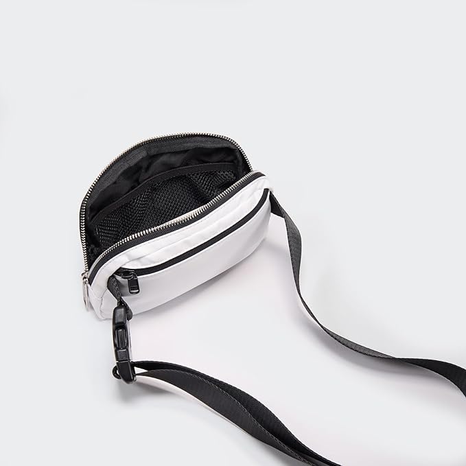 Pander Belt Bag for Women, Fashion Waist Packs, Crossbody Bags, Everywhere Belt Bag with Adjustable Strap (White).