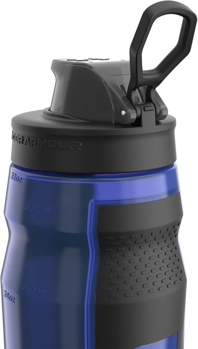 Under Armour 32oz Playmaker Squeeze Water Bottle | Squeeze