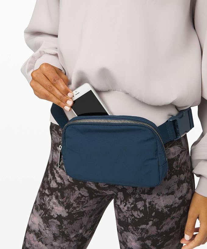 YOSHUYUKI Mini Crossbody Belt Bag - Waterproof Fanny Pack for Women, Fashionable Running Belt Pouch in Navy Blue