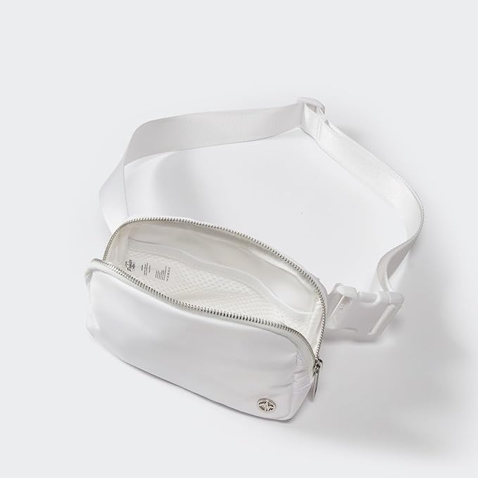 Pander Everywhere Belt Bag for Women, Fashion Waist Packs, Crossbody Bags, Everywhere Belt Bag with Adjustable Strap (Pure White).