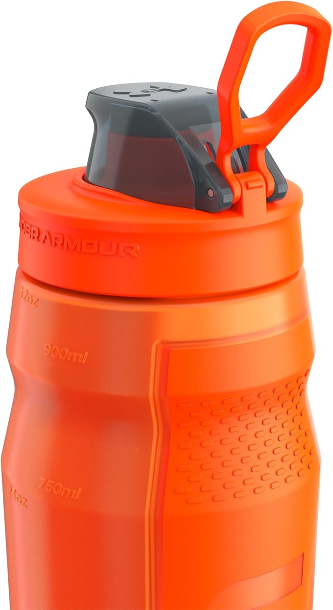 Under Armour 32oz Playmaker Squeeze Water Bottle | Squeeze