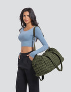 Quilted Travel Duffle Bag for Women Medium Weekender Bag Puffer Overnight Bag Large Soft Puffy Duffel Bag Carry-On Gym Bag Lightweight Personal Item Travel Bag for Trips Business Sport Airplane