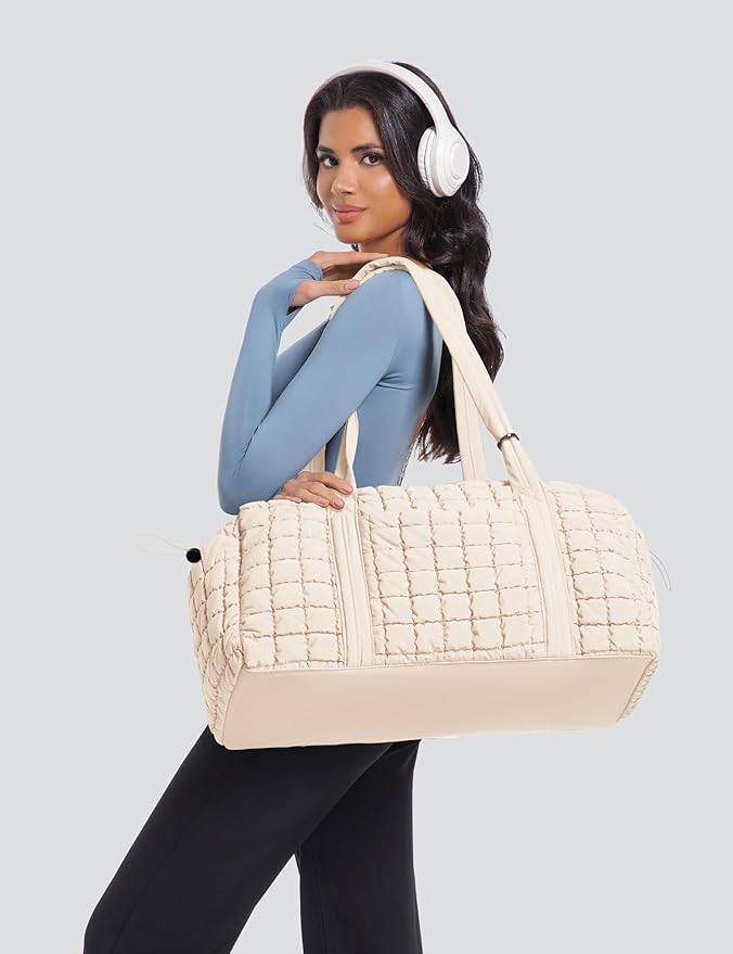 Quilted Travel Duffle Bag for Women Medium Weekender Bag Puffer Overnight Bag Large Soft Puffy Duffel Bag Carry-On Gym Bag Lightweight Personal Item Travel Bag for Trips Business Sport Airplane