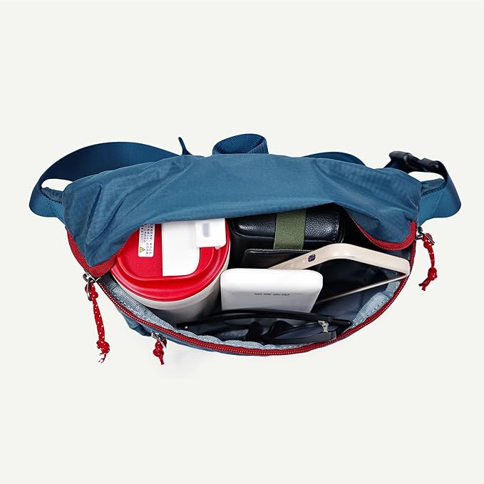 Ultralight Travel Waist Pack 2.5L, Large Water Resistant Fanny Pack for Men & Women.