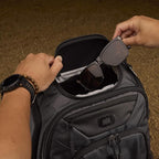 OGIO RENEGADE DNA BACKPACK (TITANIUM)