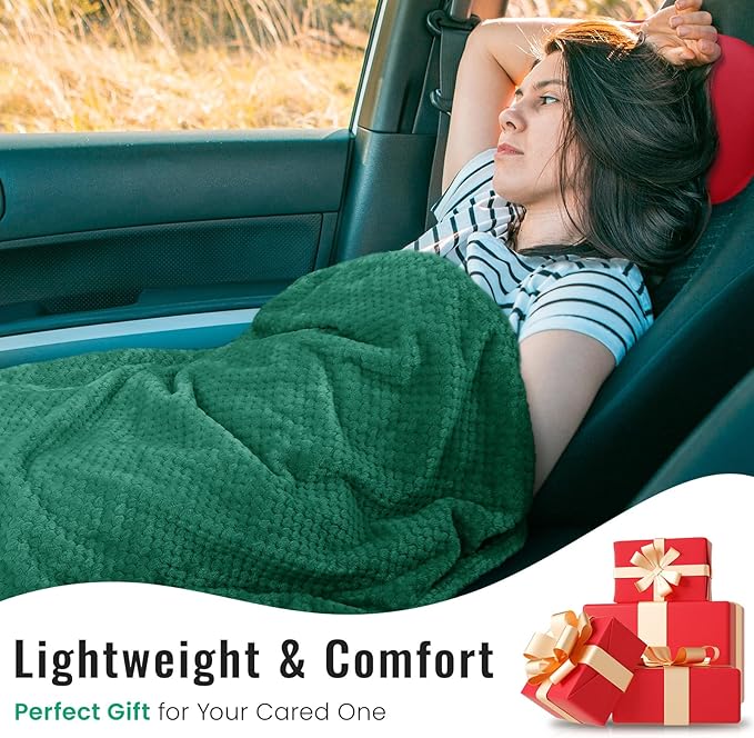 urnexttour Travel Pillow Blanket Set-3 in 1 Travel Pillow Memory Foam, Soft Travel Blanket Airplane Compact with Bag, Inner Pillowcase, Hand Luggage Belts and Backpack Clip, for Plane Car, Green