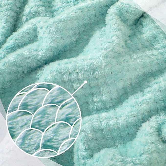 urnexttour Travel Pillow and Blanket Set Neck Pillows Soft Blankets with Sleep Mask Travel Essentials for Airplane Car Memory Foam Blue Green