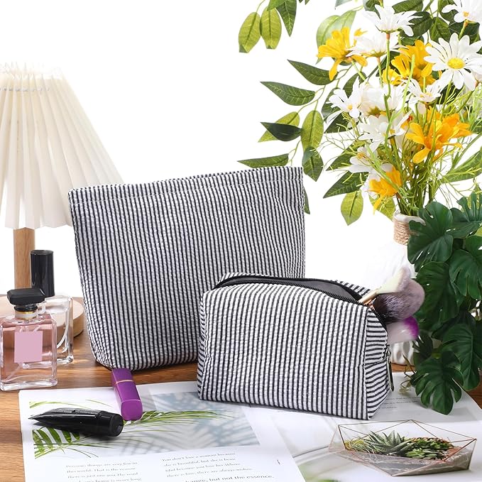 Huhumy 2 Pcs Makeup Bag Set Cute Cosmetic Pouch for Women Seersucker Travel Toiletry Bag Preppy Small Makeup Purse Pouch Aesthetic Skincare Brushes Storage Organizer for Valentine Women(Black)