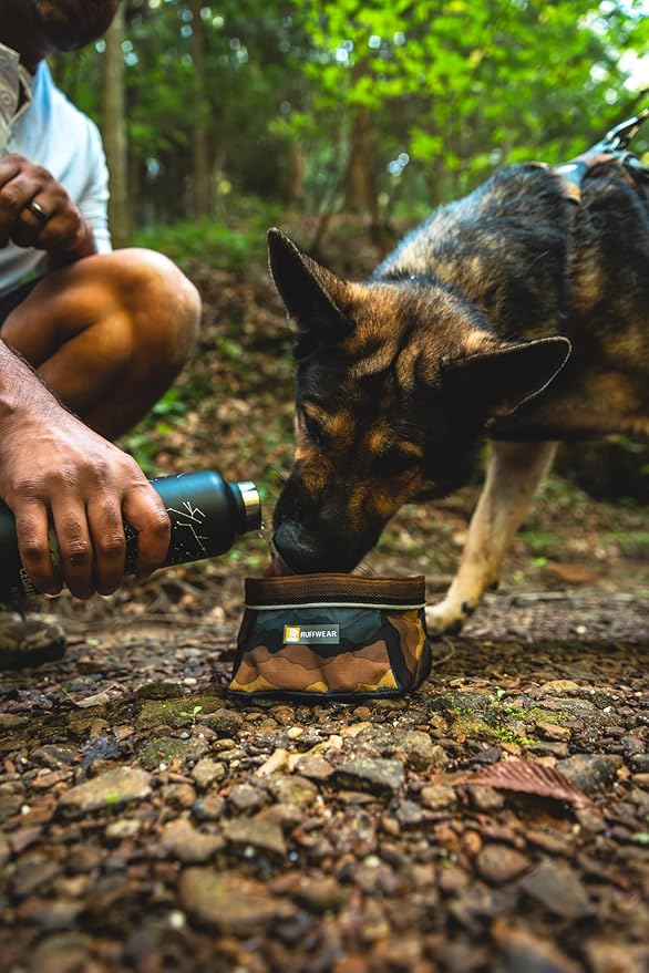 Ruffwear, Quencher Collapsible Dog Bowl, Packable Food & Water Bowl with Waterproof Lining, Water-Resistant Shell, & Reflective Trim, Lightweight, 4.2 Cups (1 L), Coastal Mountains, Medium