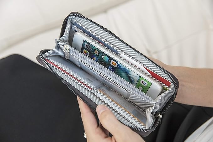 Travelon RFID Blocking Single Zip Wallet