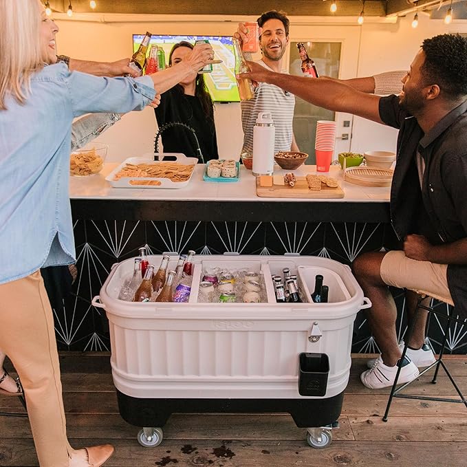 Igloo Hard Cooler | Polar & Party Bar Series | Insulated Ice Chests